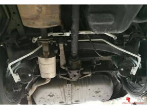 Toyota Estima XR50 2.4 4WD 06+ UltraRacing 4-punkti tagumine alumine Bar