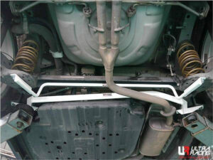 Toyota IQ AJ10 1.3 2WD 08-15 UltraRacing tagumine stabilisaatorvarras 16mm