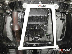 Toyota Innova AN140 2.0 2WD 15+ UltraRacing 4-punkti eesmine alumine Brace