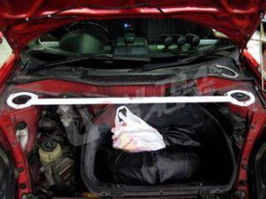 Toyota MR2/MRS 01-03 UltraRacing eesmine ülemine Strutbar RHD