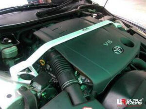Toyota Mark X 04-09 2.5 UltraRacing eesmine ülemine Strutbar