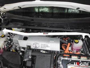 Toyota Prius XW30 10+ UltraRacing eesmine ülemine Strutbar