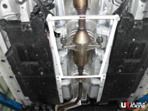 Toyota Prius XW30 10+ UltraRacing tagumine stabilisaatorvarras 19mm
