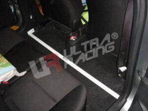 Toyota Yaris HB/Sedan 05+ UltraRacing 2-punkti Room Bar 637