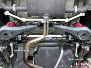 VW Golf 5/6 UltraRacing 2x 2-punkti tagumine alumine Bars 823P