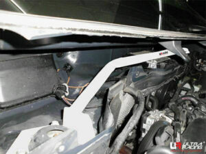 Volkswagen Sharan TYP 7N 2.0 TDI 10+ UltraRacing 2-punkti eesmine ülemine Strutbar