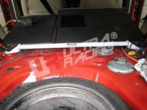 Volvo 850 Turbo 4D / C70 91-05 Ultra-R tagumine ülemine Strutbar
