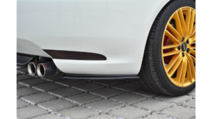 Splitter Alfa Romeo GT tagumine külje Läikiv must