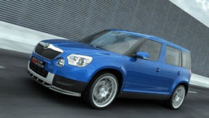 Splitter Skoda Yeti esi Läikiv must